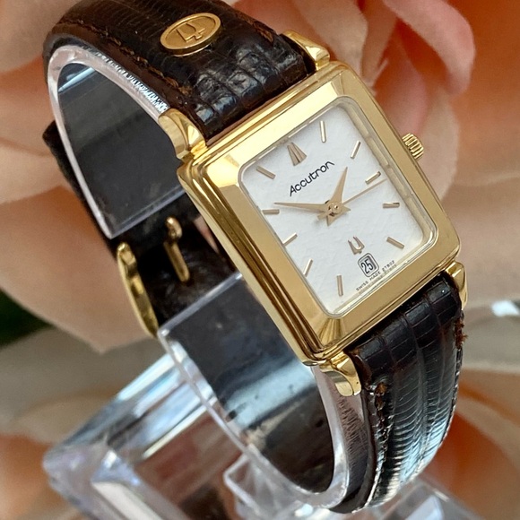 Vintage 1991 Accutron Swiss Made Gold Plated Tank Style Ladies Dress Watch - Picture 2 of 16